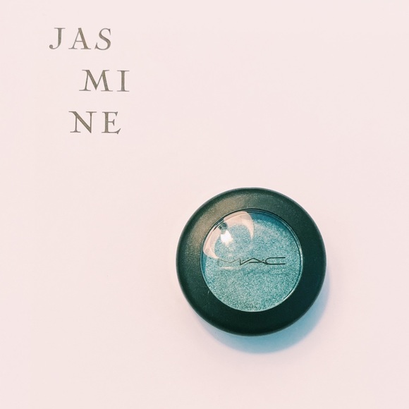 MAC Cosmetics Eyeshadow Frost in Steamy - Picture 2 of 9